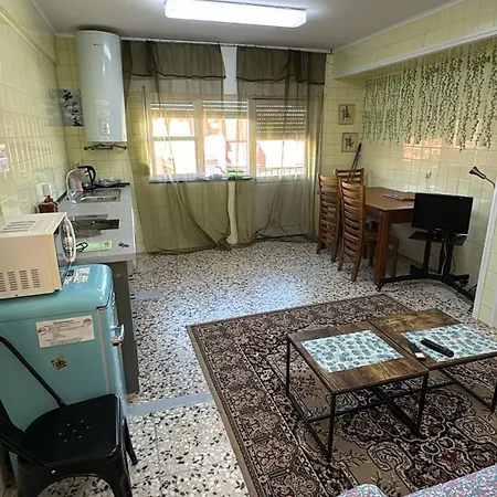 Completo, 2 Dormitorios, Céntrico, Soleado Y Cerca De La Playa *