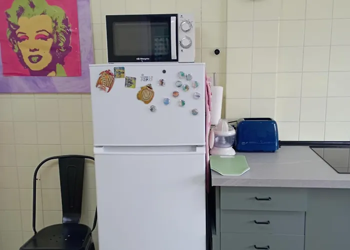 Completo, 2 Dormitorios, Centrico, Soleado Y Cerca De La Playa *