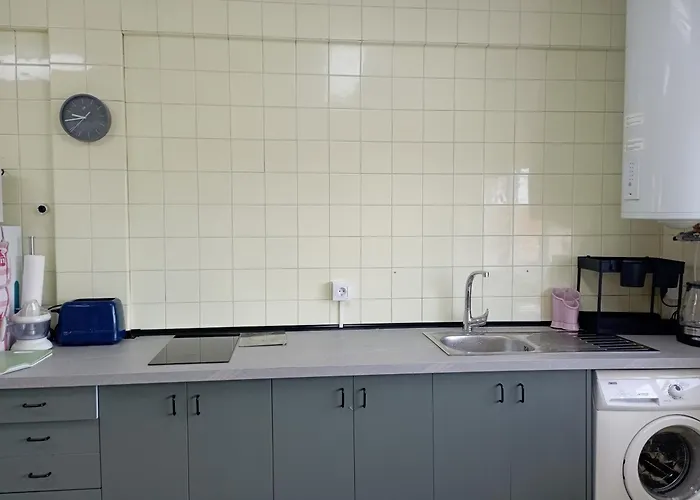 Completo, 2 Dormitorios, Centrico, Soleado Y Cerca De La Playa