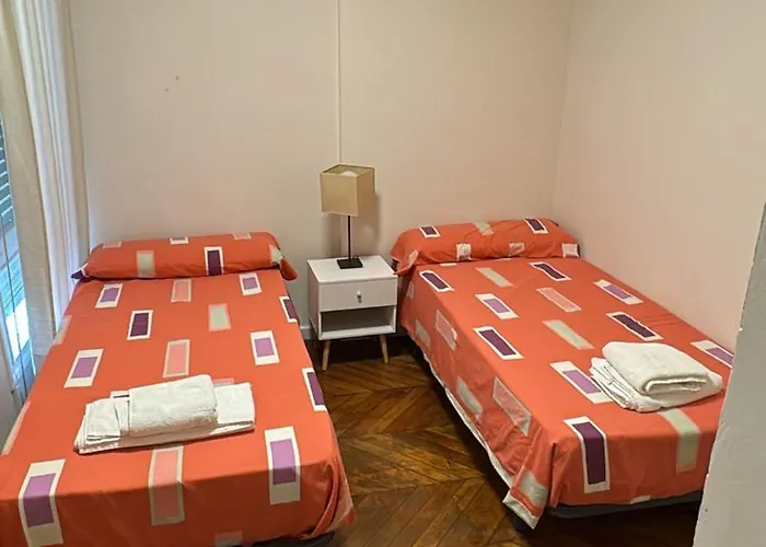 Completo, 2 Dormitorios, Centrico, Soleado Y Cerca De La Playa *