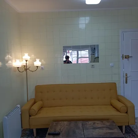 Completo, 2 Dormitorios, Centrico, Soleado Y Cerca De La Playa